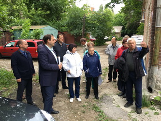 Дмитрий Кудинов обсудил с жителями предстоящее благоустройство дворовой территории