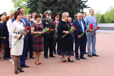Жители Саратова почтили память погибших в Великой Отечественной войне
