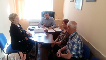 Депутат поможет жителям Кировского района в проведении канализации к их домам