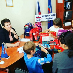 Татьяна Кузнецова оказала помощь в приобретении школьных принадлежностей
