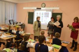 Сотрудники медицинских и образовательных учреждений Ленинского района награждены Почетными грамотами Саратовской городской Думы