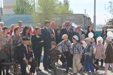В детском саду №110 Комсомольского поселка прошла торжественная линейка, посвященная Дню Победы