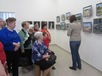 Жители Ленинского района посетили экспозицию "Фонтаны Версаля"