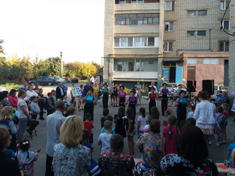 При спонсорской поддержке Наталии Груколенко состоялся праздник двора "Уголок России – отчий дом"
