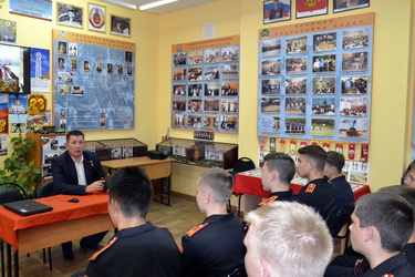 В Саратовской кадетской школе-интернате прошел «Урок мужества»