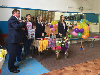 Сергей Агапов поздравил юных гимнасток с Днем защиты детей