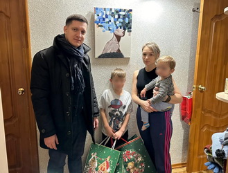 Александр Бондаренко в преддверии праздника посетил семью военнослужащего 