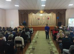 Светлана Глухова поздравила студентов и Татьян с праздником