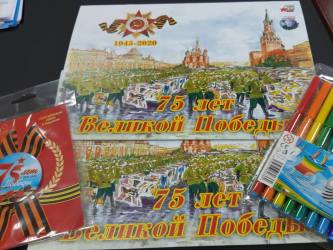 Александра Сызранцева передала продуктовые наборы нуждающимся семьям