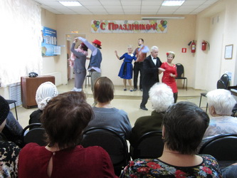Представители старшего поколения Ленинского района встретились с с театром-студией "Обратная перспектива"