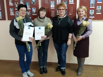 Александра Сызранцева вручила Почетные грамоты Саратовской городской Думы учителям