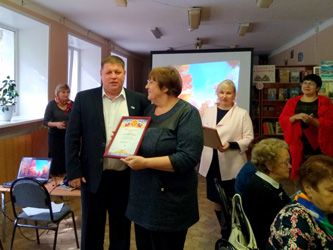 Сергей Агапов поздравил ветеранов Заводского района с юбилеем