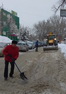 Депутаты помогли жителям Заводского района с уборкой снега