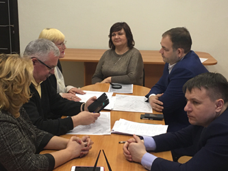 Дмитрий Кудинов принял участие в обсуждении заявок жителей на ремонт тротуаров 