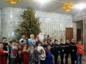 Татьяна Кузнецова провела новогоднее мероприятие для детей Заводского района