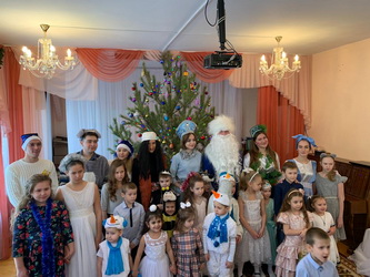 Александр Бондаренко организовал для воспитанников детского сада №167 новогоднее представление