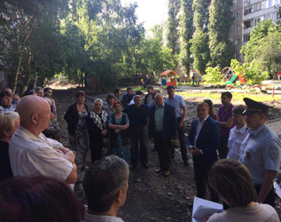 Депутаты городской Думы обсудили с жителями Октябрьского района проблемы благоустройства