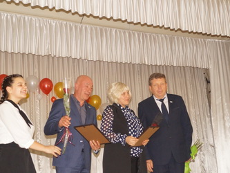 Депутаты Заводского района Саратова поздравили учителей и дошкольных работников с профессиональным праздником