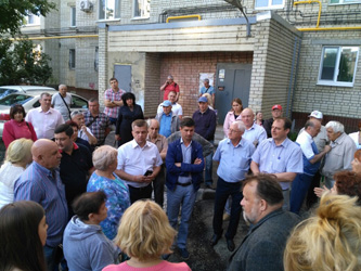 Депутаты встретились с жителями Волжского района
