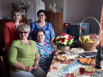 Александра Сызранцева поздравила ветерана с 90-летним юбилеем