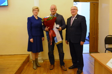 Депутаты городской Думы присвоили звание Почетного гражданина города Саратова Александру Бернадскому
