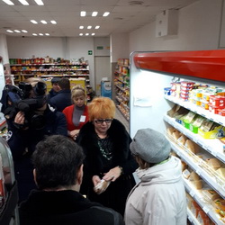 Александра Сызранцева совместно с членами Общественной палаты области проверила сетевые магазины