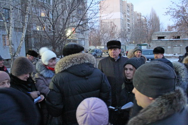 Депутат Владимир Дмитриев встретился с жителями Огородной улицы