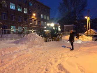 Вячеслав Доронин продолжает благоустраивать улицы после очередного снегопада