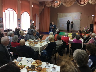 Дмитрий Кудинов принял участие в торжественном мероприятии, посвященном Дню пожилого человека