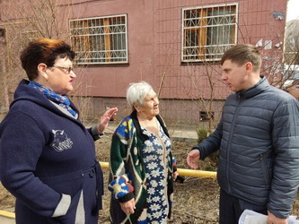 Алексей Сидоров помог жителям Елшанки разобраться в начислениях соцвыплат