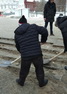 Волонтеры СГАУ очистили конечную остановку трамваев от снега