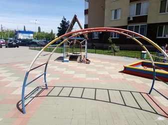 Александра Сызранцева провела мониторинг состояния детских площадок