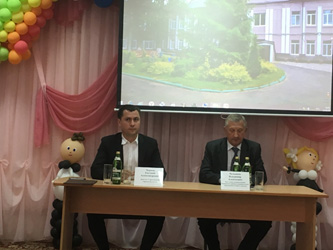 Евгений Чернов обсудил с жителями проблемы Кировского района