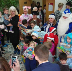 Наталия Груколенко организовала Новогоднюю елку для детей с нарушениями зрения