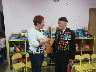 Владимир Попков поздравил с Новым годом ветерана Великой Отечественной войны