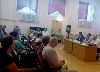 Депутаты Александр Янклович и Николай Островский провели встречу с жителями Волжского района Саратова