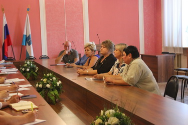 В Заводском районе состоялось заседание коллегиальной общественной комиссии по определению поставщиков питания в общеобразовательных учреждениях 