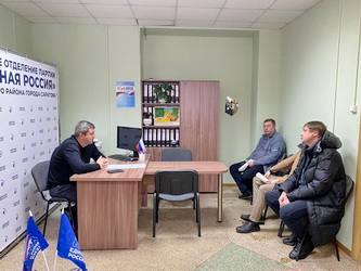 Павел Солопов встретился с представителями администрации Кировского района и директором одной из управляющих компаний
