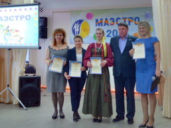 Сергей Агапов поздравил коллектив лицея с Международным женским днем