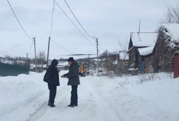 В Заводском районе города Саратова после снегопада в праздничные дни возобновлены работы по уборке снега