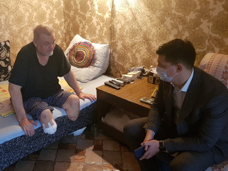 Александр Бондаренко встретился с жителем Ленинского района по вопросу установки пандуса 