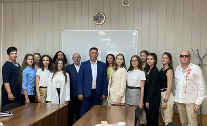 Виктор Марков поздравил представителей детской хореографической школы «Антре» с очередной победой
