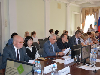 Депутаты заслушали информации о работе департамента Гагаринского административного района, комитетов по культуре и общественным отношениям и туризму