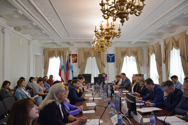 В ходе депутатских слушаний в Саратовской городской Думе обсудили практическую реализацию инициативных проектов граждан