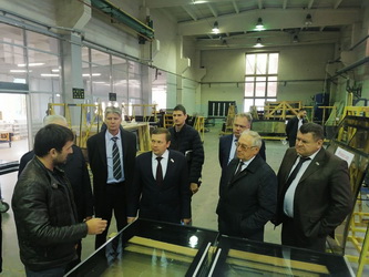 Депутаты Саратовской городской Думы приняли участие в открытии обновленной стекловаренной печи