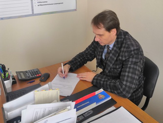 Жители Ленинского района обратились к Максиму Битюцкому с вопросами о социальных выплатах и начислении платы за коммунальные услуги