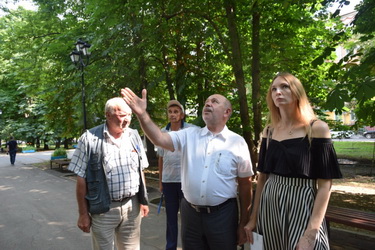 Виктор Марков вместе с представителями муниципалитета посетил "Липки"
