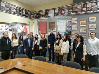 Алексей Сидоров организовал экскурсию в музей парламентаризма для студентов ГАПОУ СО «Саратовский политехнический колледж»