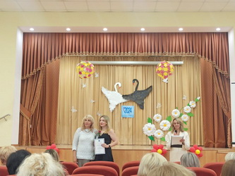 Ирина Видина поздравила с профессиональным праздником работников социальной службы