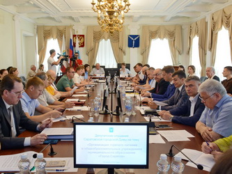 В ходе депутатских слушаний в Саратовской городской Думе обсудили вопросы организации горячего питания в школах города